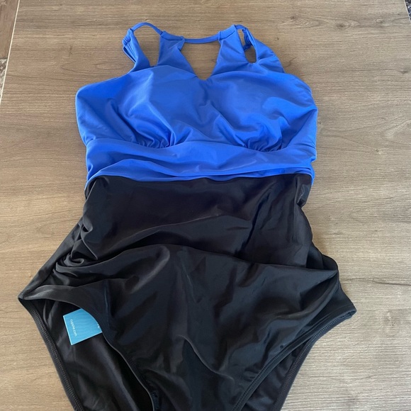 One piece Cupshe swimsuit - Picture 5 of 8